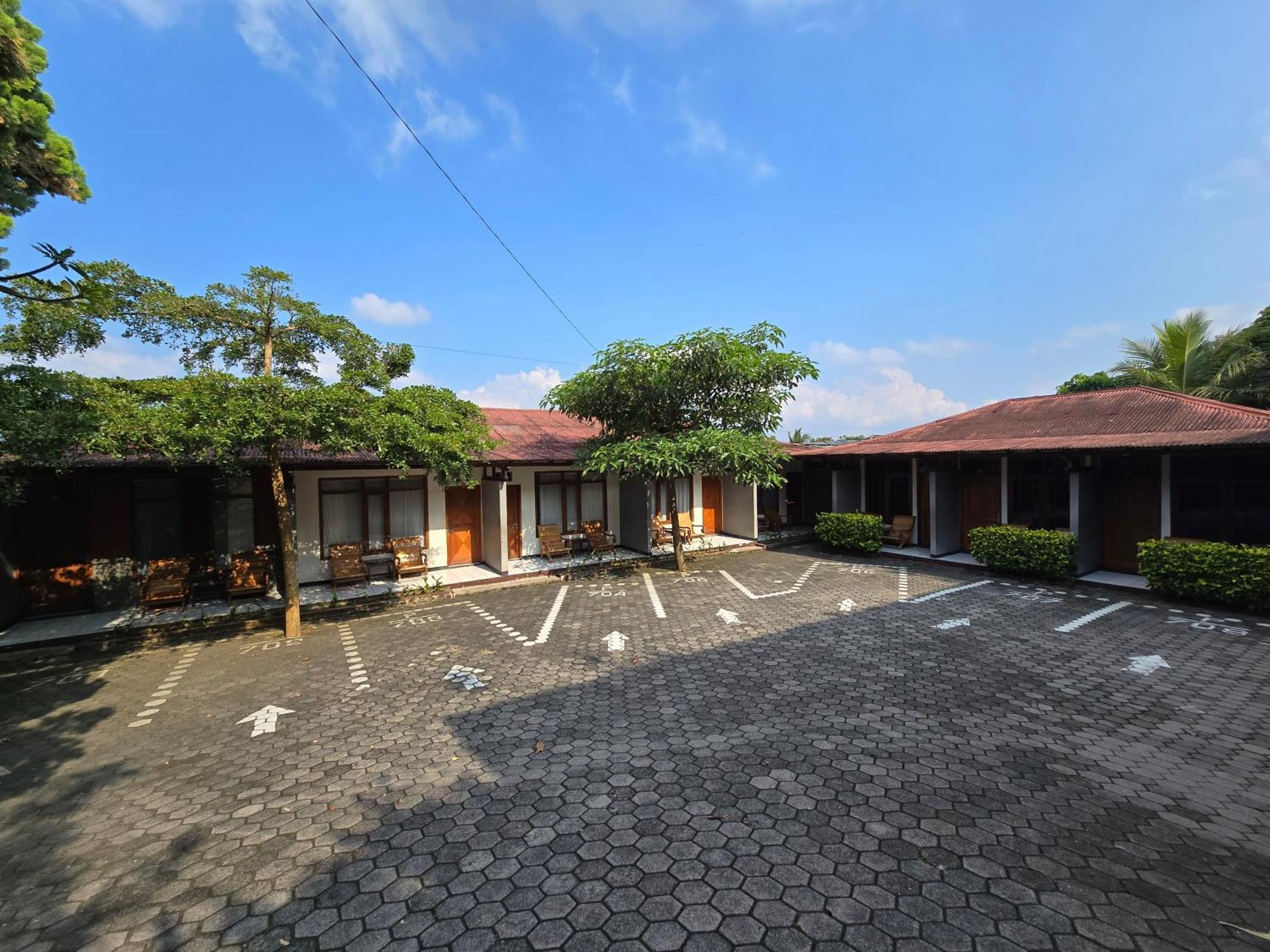 Kusma Hotel Bandungan Семаранг Екстериор снимка