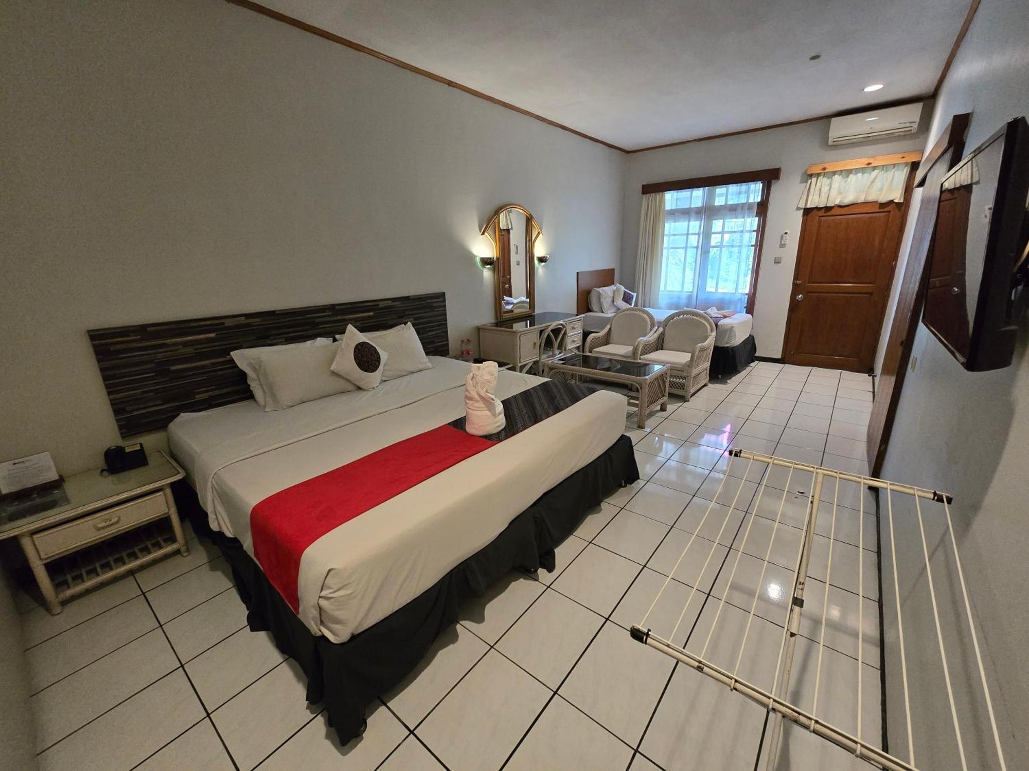 Kusma Hotel Bandungan Семаранг Екстериор снимка